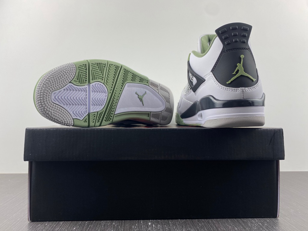 Air Jordan 4 WMNS Seafoam